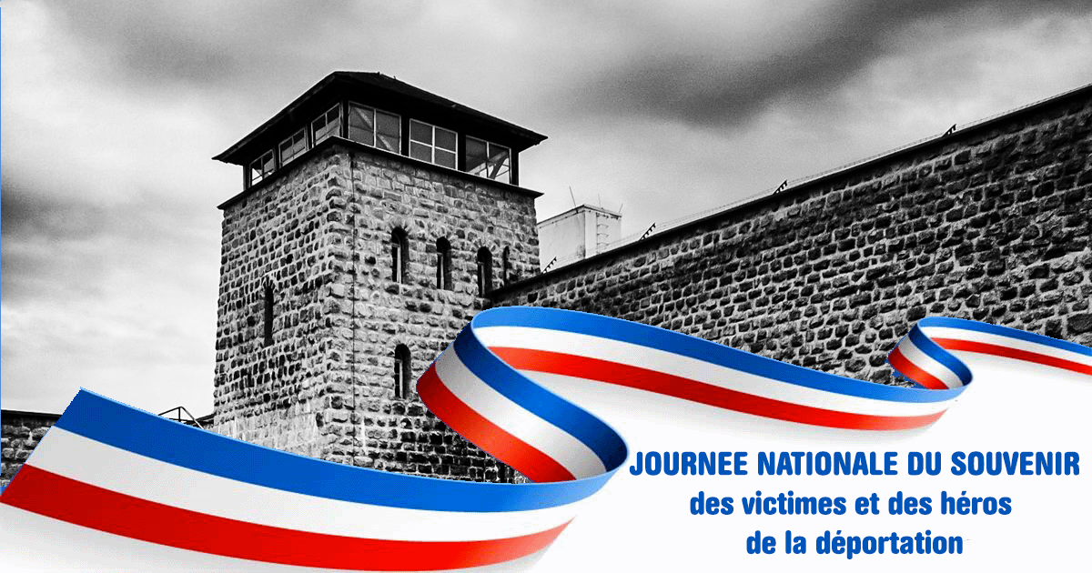 Photo noir et blanc entre du camp de mauthausen , ruban drapeau français et titre Journée Internationale du souvenir de la déportation.